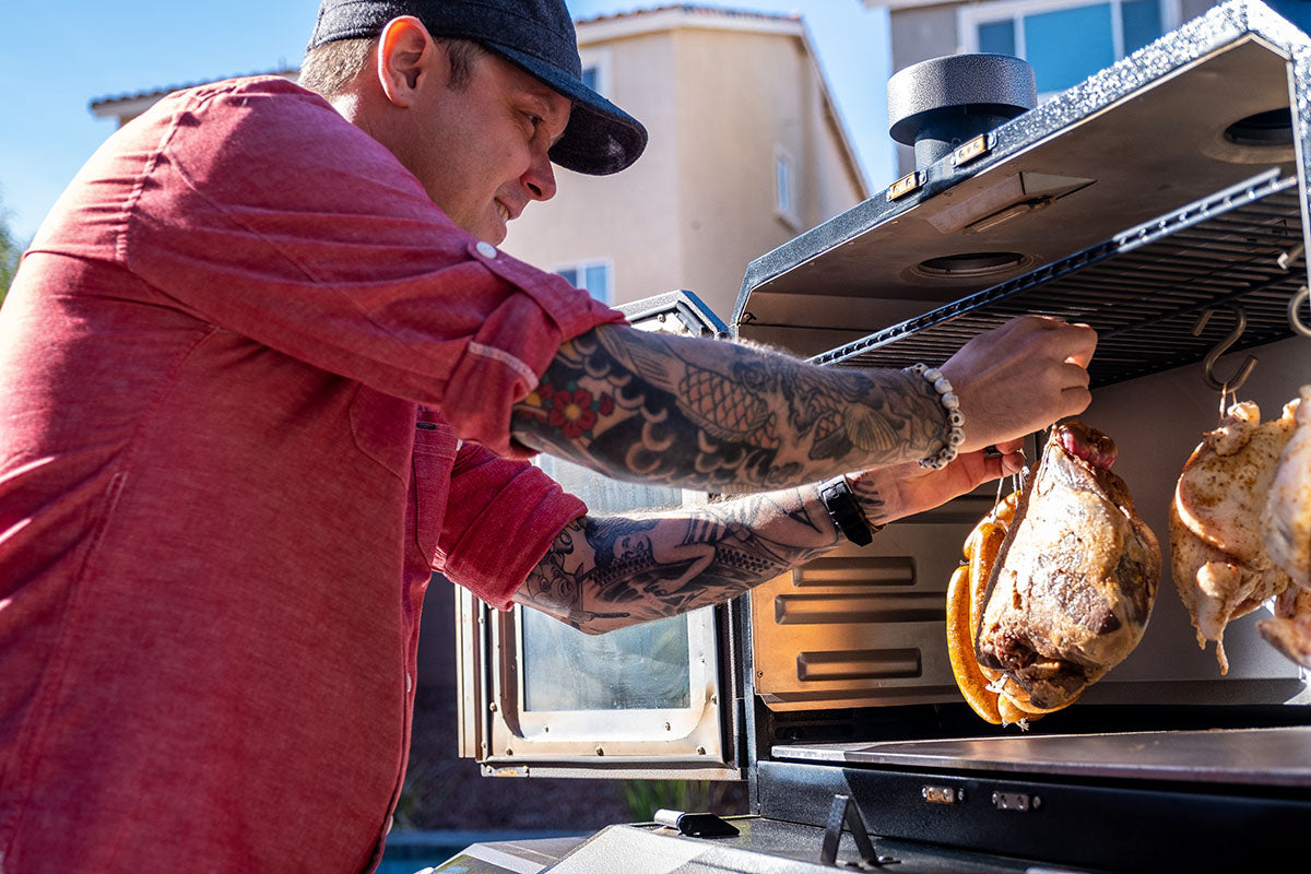 How to use the Lockhart's Upper Smoke Cabinet